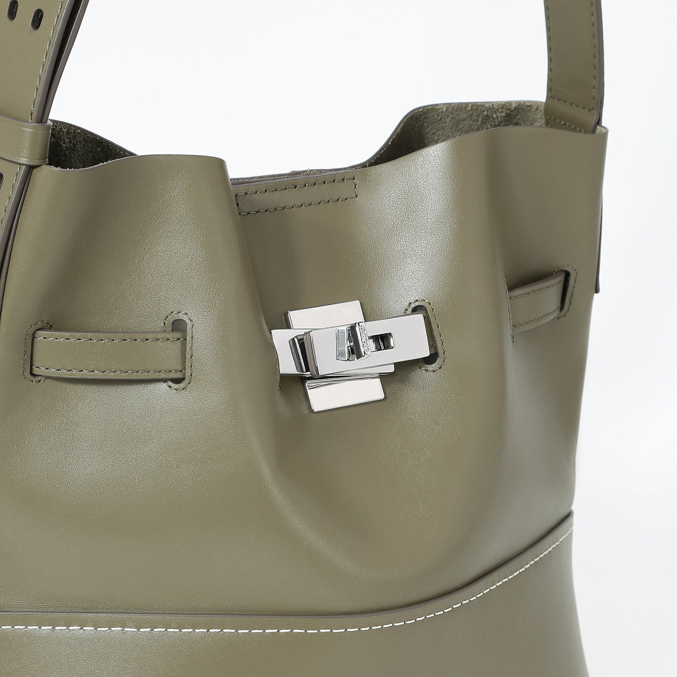 SAOIRSE Flat Bucket Bag